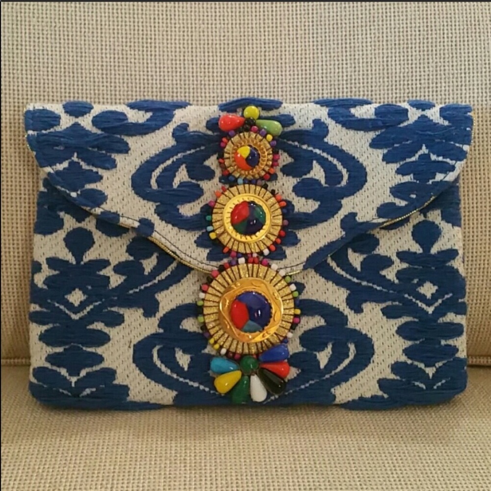 Gorgeous purse perfect for summer